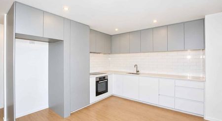 Modern Home & Garden - Photo 3