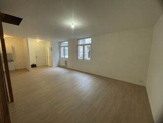 Location Appartement 3 pièces 80 m2 à Saint-Quentin - Photo 2