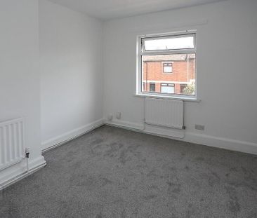 16 Empire Parade, Belfast, BT12 6GN - Photo 5