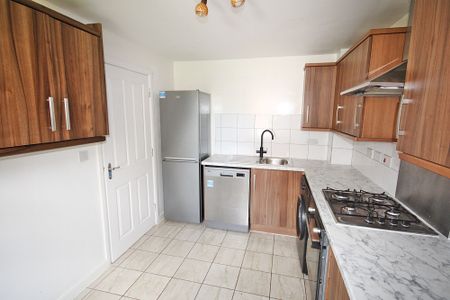 Pasadena Avenue, Warrington - Photo 3