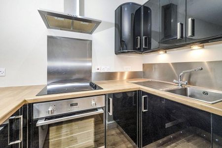 2 bedroom flat to rent - Photo 4