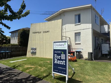 Nice and tidy great location - Photo 3