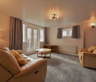 2 bedroom Flat in Alleon Court, Low Lane - Photo 6