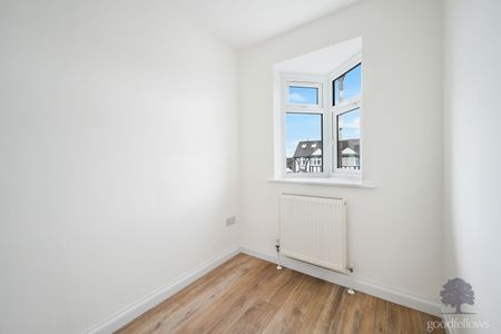 Seymour Avenue, Morden, SM4 - Photo 2