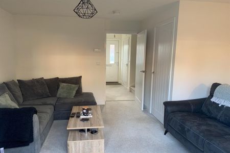 2 bedroom semi-detached house to rent - Photo 2