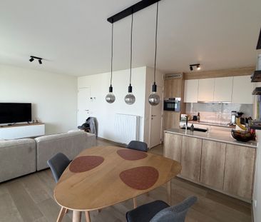 Gezellig instapklaar appartement in centrum Zwevezele! - Photo 2
