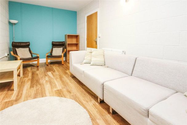 6 bedroom townhouse to rent - Photo 1