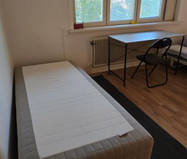 Malmköpingsvägen, Bandhagen - Photo 2