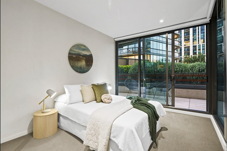 Modern Docklands Living with an Expansive Terrace - UNFURNISHED - Photo 2