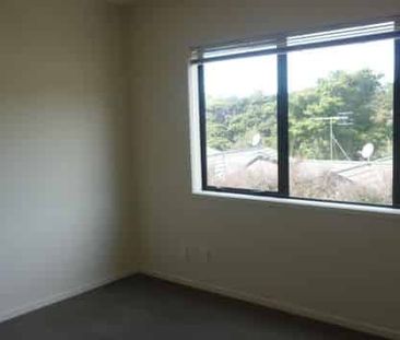 Modern 3-Bedroom Townhouse in Secure Complex! - Photo 5