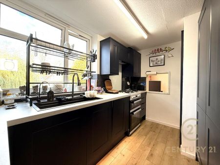 3 bedroom apartment to rent - Photo 3