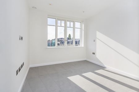 Higham House West, Carnwath Road, Fulham, London, SW6 - Photo 3