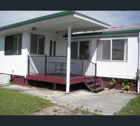 5B Third Avenue, Caloundra, Qld 4551 - Photo 1