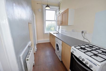 1 bedroom Flat in Otley Road Flat 3, Leeds - Photo 4