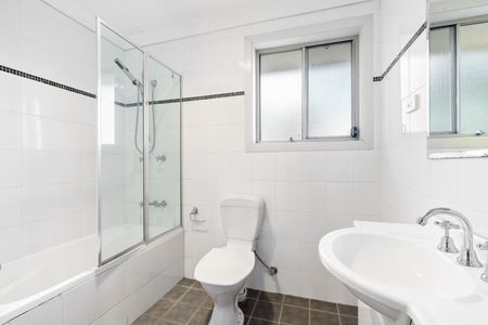 Modern Living - Photo 3