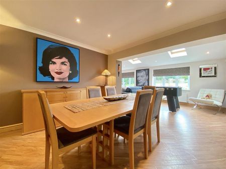 4 bedroom detached house to rent - Photo 5