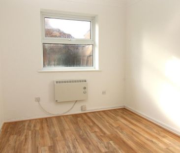 2 bedroom ground floor flat to rent - Photo 5
