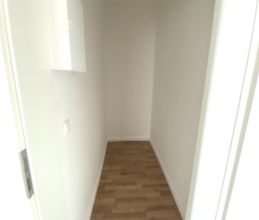 CHARMANTE Große 3-RAUMWOHNUNG mit gutem Grundriss plus 300,00 € Gutschrift - Photo 1