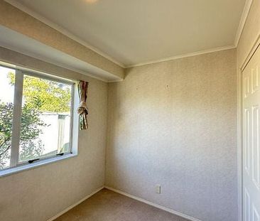 Seeking space, comfort, and convenience. - Photo 6