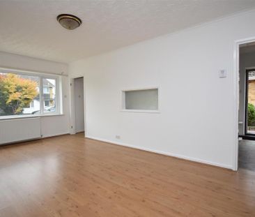 2 bedroom detached bungalow to rent - Photo 3