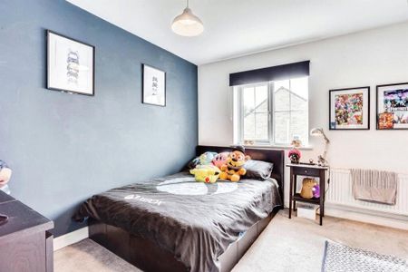 4 bedroom semi-detached house to rent - Photo 3