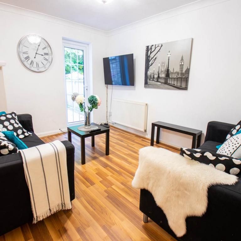 5 bedroom house to rent - Photo 1