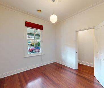 Neat & Tidy Victorian house in a great location - Photo 6