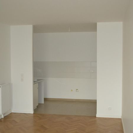 location Appartement F3 DE 60.5m² À VELIZY-VILLACOUBLAY - Photo 3