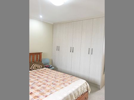 Lovely family home - Photo 4