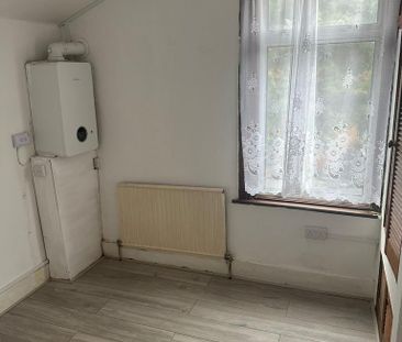 3 bedroom terraced house to rent - Photo 6