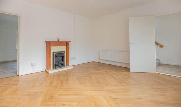 3 bedroom property to rent - Photo 1