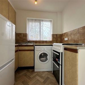 1 bedroom property to rent - Photo 2