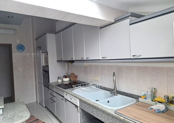 Apartamento T3 com sótão, mobilado e equipado, no Bairro do Liceu!