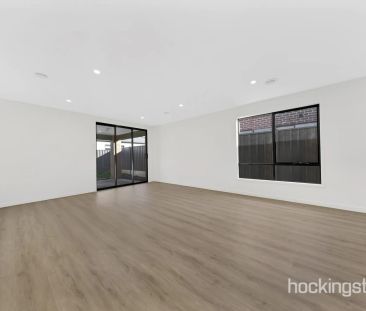 Brand new top quality Henley home with Solar panels in Beveridge!!! - Photo 1