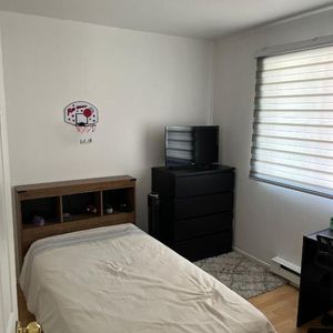 Grand 5 ½ à louer, situé dans un quartier résidentiel calme au 4540 Dubois à Drummondville. - Photo 2