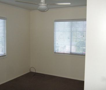 Ware your new home awaits - Photo 4