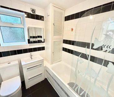 3 bedroom flat to rent - Photo 5