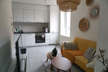 Appartement de 2 pièces à proximité de la gare - Photo 2
