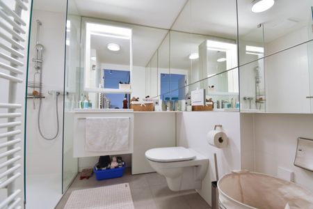 Viertel 2: Trabrennbahnausblick; Tischler-Meisterwerk! - Photo 3