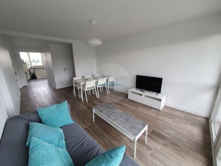 Location Appartement 6 pièces 104m² - Photo 3