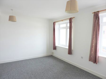 3 bedroom maisonette to rent Westquay House, 20 West Street, Fareham, PO16 - Photo 2