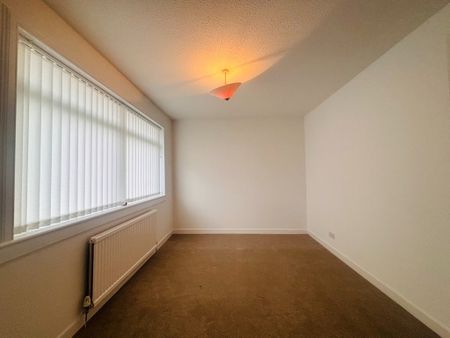 Muirlees Crescent, Glasgow, Milngavie, G62 7JA - Photo 3