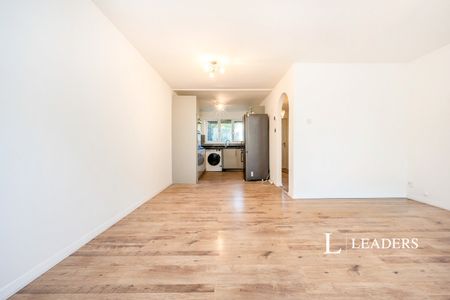 3 bedroom property to rent Challacombe, Furzton, Milton Keynes, MK4 - Photo 2