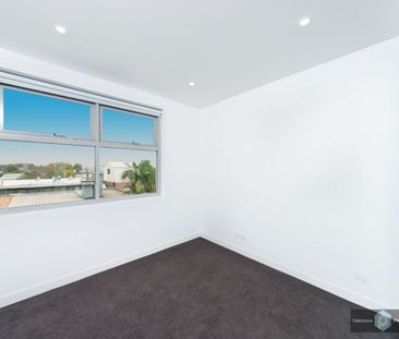 Near New Executive Apartment in the Heart of St Peters - Photo 1