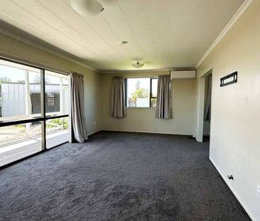 Low Maintenance 3 Bedroom - Photo 4