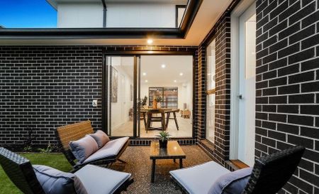 Beautifully Maintained Home in Peaceful Pascoe Vale Pocket - Photo 4