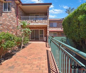 Newly Renovated Unit with Huge Courtyard - Photo 2