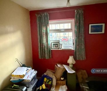 2 bedroom end of terrace house to rent - Photo 5