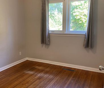 For Lease - 11 Oak Street, Barrie, Ontario - Photo 3