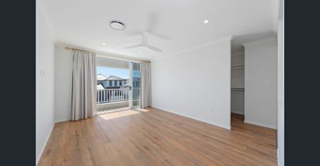 Luxury Waterfront Living - Photo 3